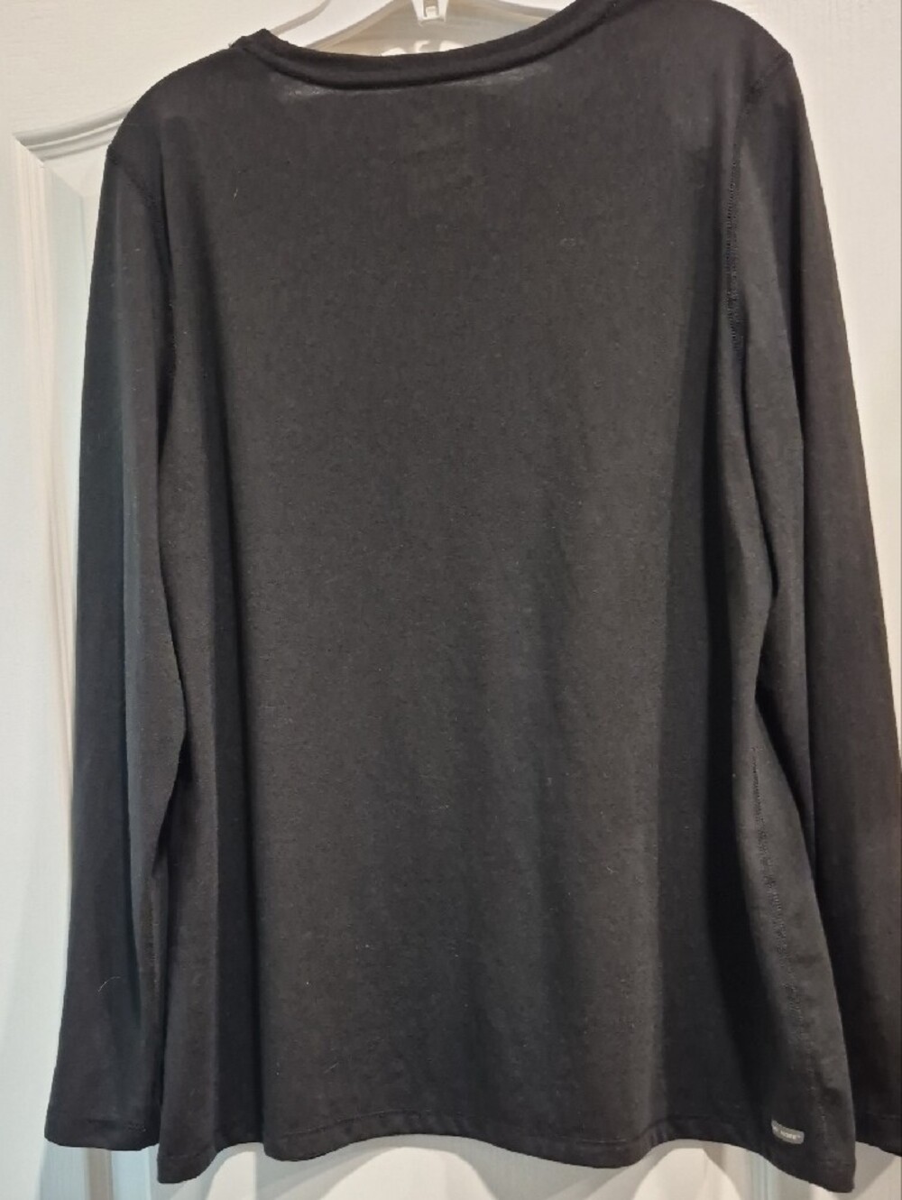 Danskin Now Women's Long Sleeve Tee in Black - Picture 3 of 4